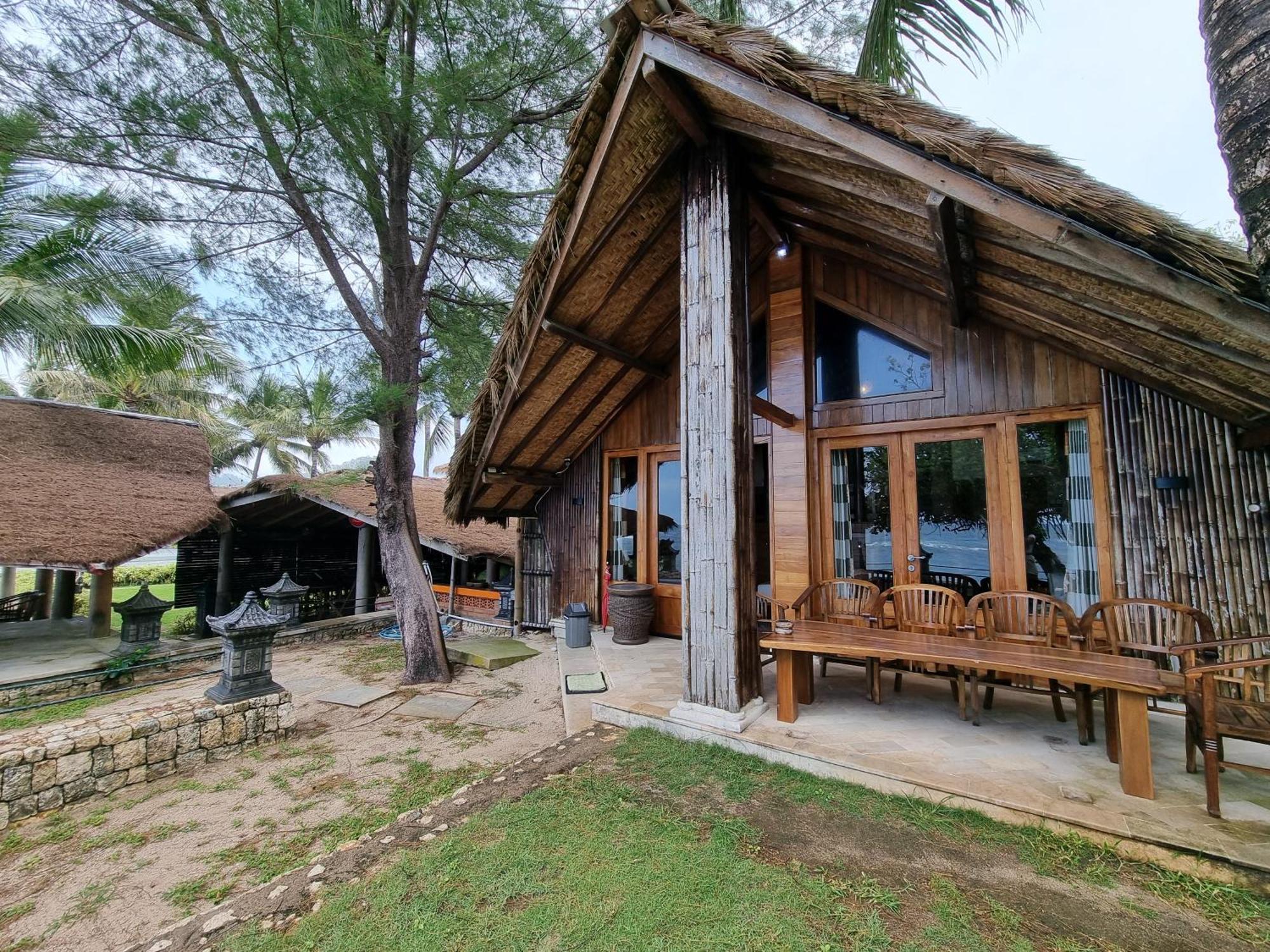 Istana Ombak Eco Resort パチタン エクステリア 写真