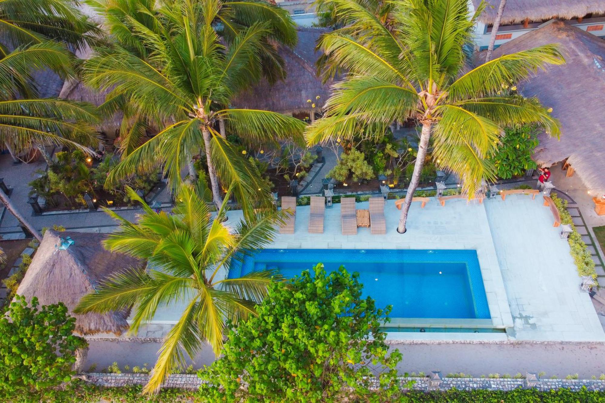 Istana Ombak Eco Resort パチタン エクステリア 写真